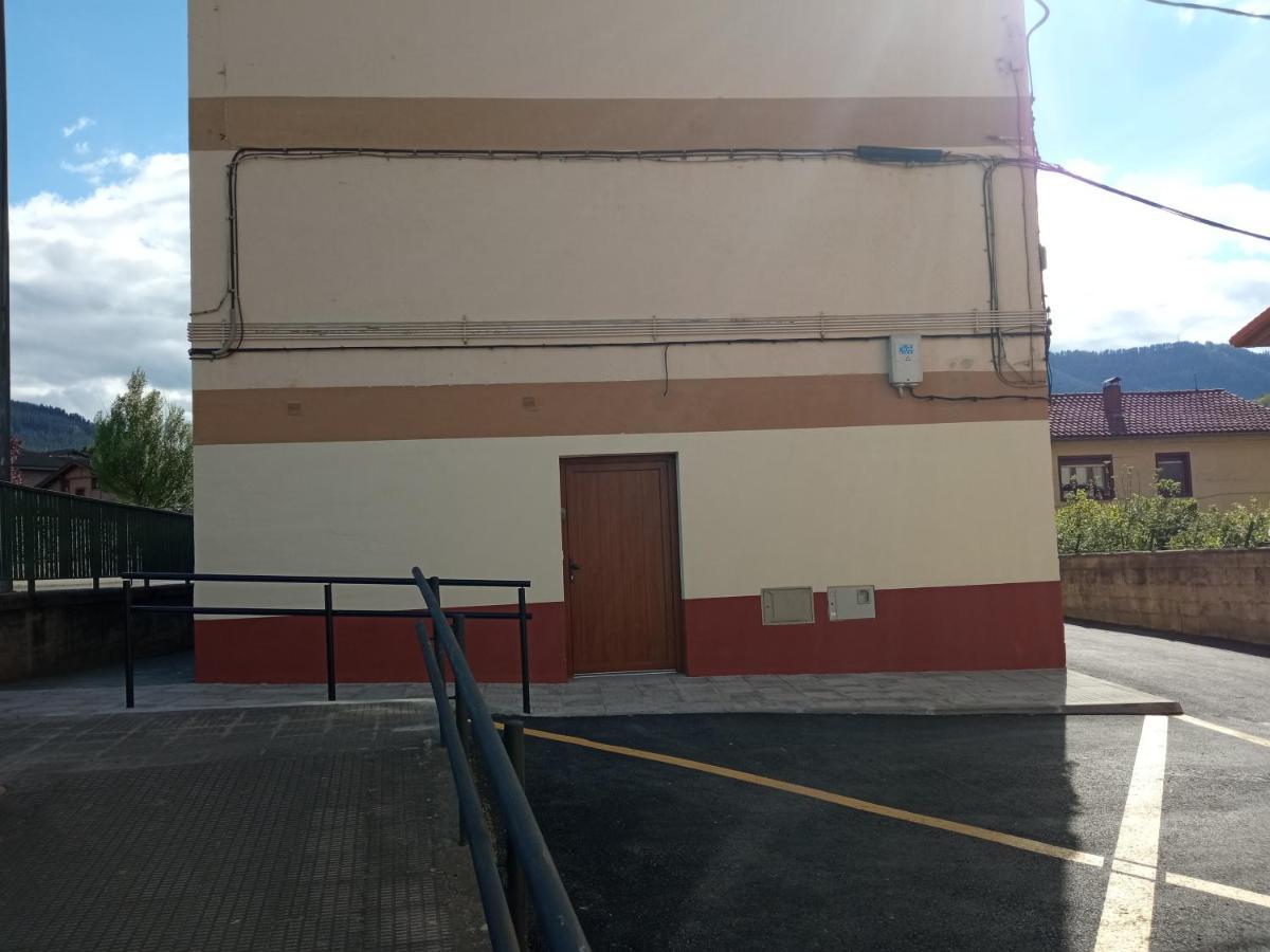 Eguretxea Apartment Laudio Bagian luar foto